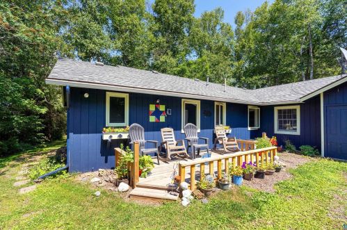 181 Shore Dr, Lutsen, MN 55604-2252