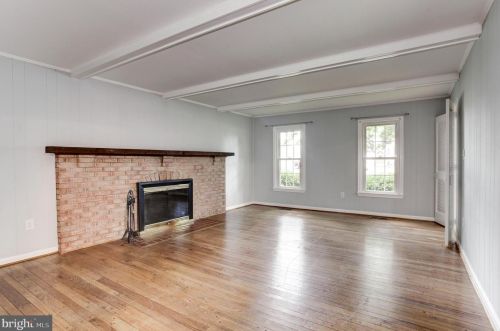 8004 Rivermont Ct, Springfield VA  22153-2738 exterior