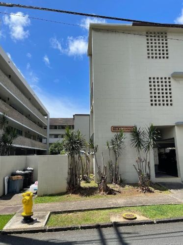 1145 Davenport St, Honolulu HI  96822-3958 exterior
