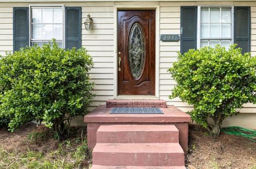 2941 Clearbrook Dr, Marietta, GA 30068-3128