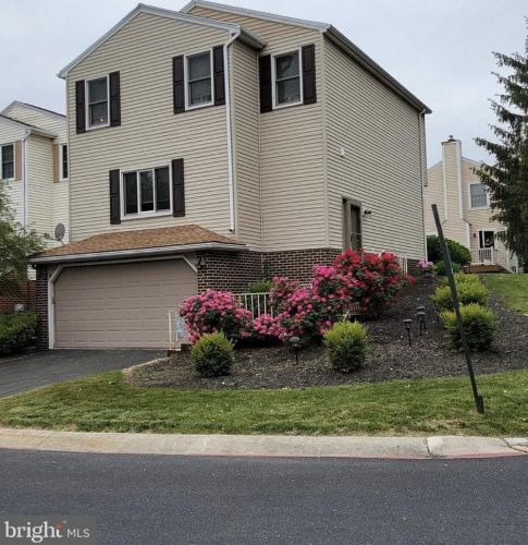 2201 Highland Cir, Harrisburg, PA 17110-9243