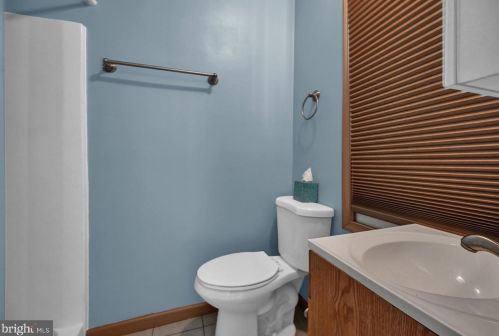 1504 Carlisle Pike, Hanover PA 17331-8820 exterior