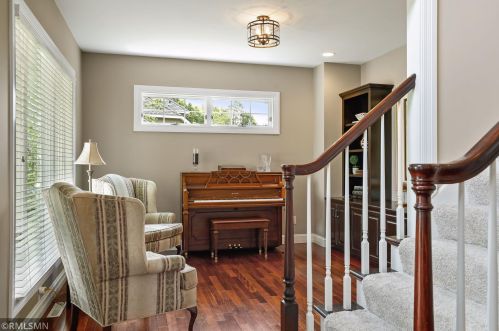 3528 Crestmoor Dr, Saint Paul MN  55125-5028 exterior