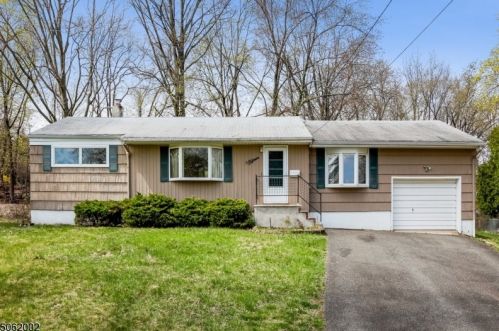 15 Springview Dr, Parsippany, NJ 07054-4712