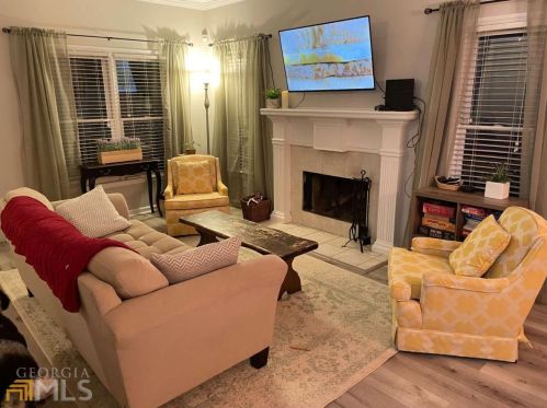 77 Glenn St, Atlanta GA  30312-2823 exterior