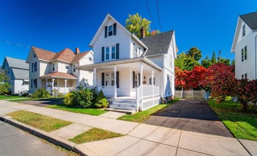 16 Oak St, Middletown, CT 06457-3702