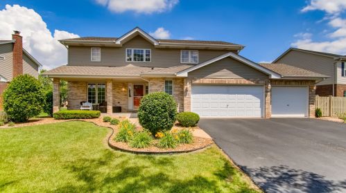 2717 Bluestone Bay Dr, Mokena, IL 60451-9214