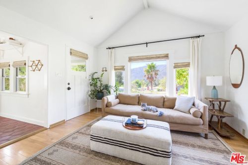 3755 1 Ave, Glendale CA  91214-2431 exterior