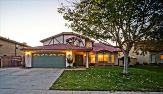 43915 Rembrandt St, Lancaster CA  93535-5769 exterior