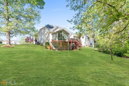180 Wyckliffe Dr, Locust Grove, GA 30248-2042