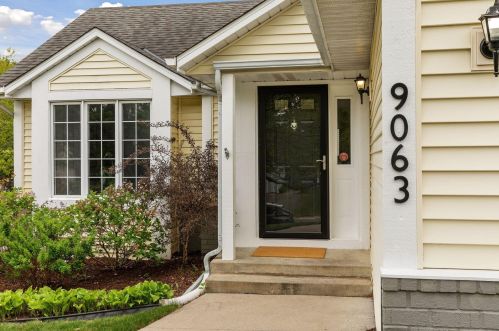 9063 Glacier Rd, Saint Paul MN  55125-3467 exterior