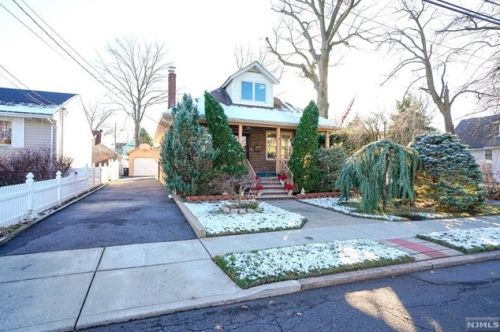 210 Bergen Ave, N Milford, NJ 07646-1906