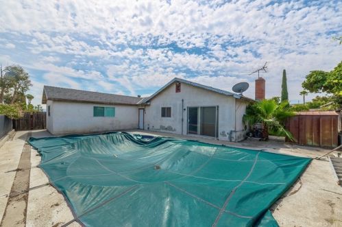 5985 Kitty Hawk Dr, Riverside CA  92504-1445 exterior