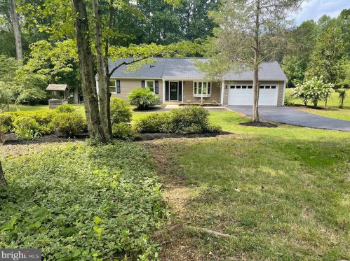 14676 Alps Dr, Woodbridge VA  22193-3322 exterior