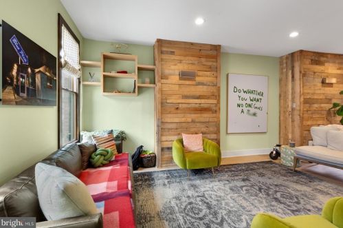 2320 Christian St, Philadelphia, PA 19146-2504