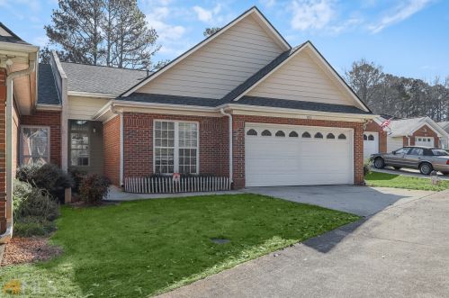 131 Greison Trl, Newnan, GA 30263-1442