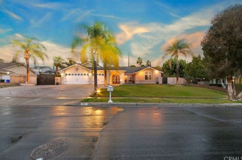 497 Kenwood St, Upland, CA 91784-1694