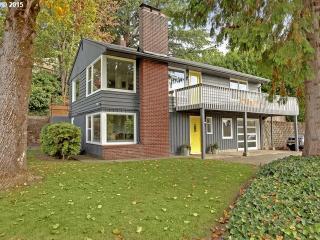 9636 3rd Ave, Portland, OR 97219-6511