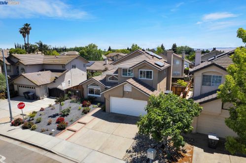 502 Cecelio Way, Tracy, CA 95376-4681