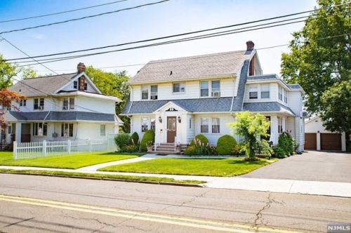 240 Terrace Ave, Hasbrouck Heights, NJ 07604-1930