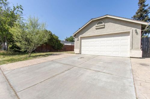 1813 Cynthia Ln, Modesto, CA 95351-3075