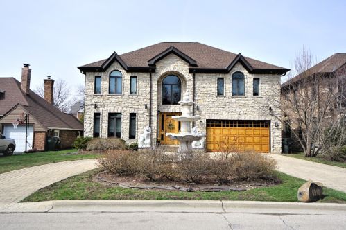 6910 Knox Ave, Chicago, IL 60712-2418
