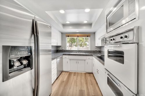 2213 Mantle Ln, Santa Ana CA 92705-7613 exterior