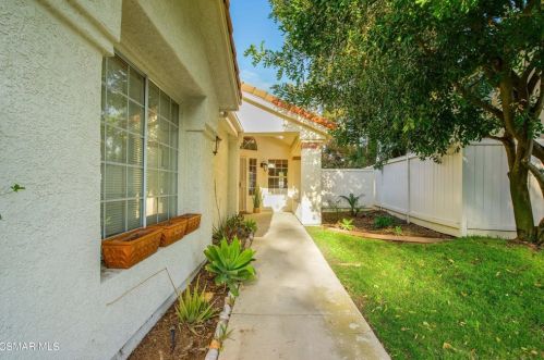 486 Fresh Meadows Rd, Simi Valley, CA 93065-6805