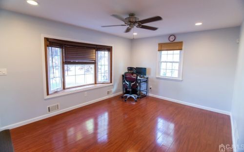 29 Carver Ave, Iselin, NJ 08830-2337