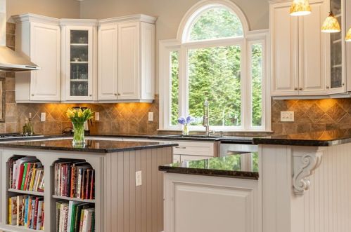 700 Glengate Pl, Atlanta GA  30328-7257 exterior