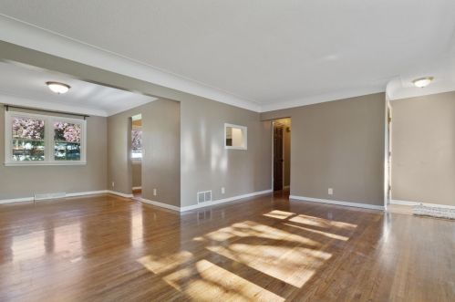 1086 Highview Dr, Saint Paul MN  55112-2418 exterior