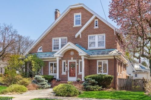 4 Wellesley Rd, Maplewood, NJ 07040-2810