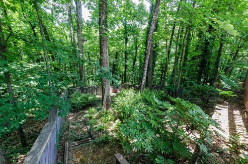3986 Fernway Ct, Atlanta GA  30319-1667 exterior