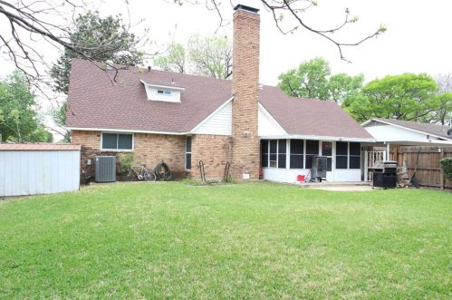 3423 Gladiolus Ln, Dallas TX  75233-3803 exterior