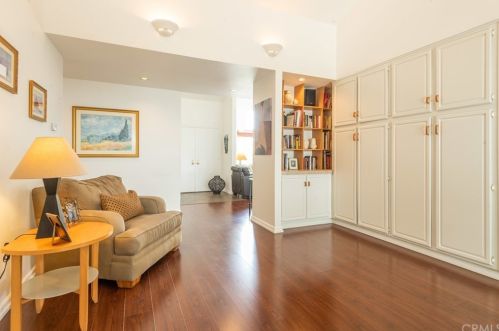 8 Dorchester, Irvine CA  92620-2614 exterior