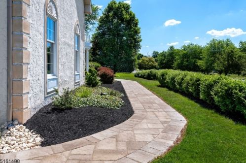 20 Aster Ct, Montgomery, NJ 08502-5727