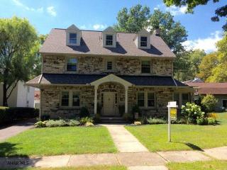 20 Mansion Blvd, Altoona, PA 16602-3228