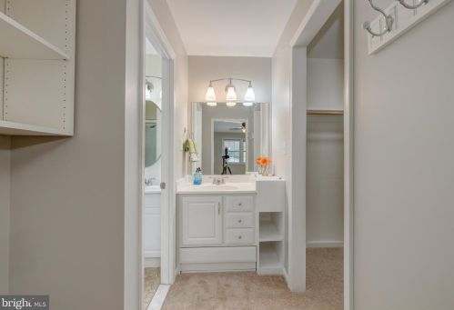 7136 Game Lord Dr, Springfield VA  22153-1318 exterior