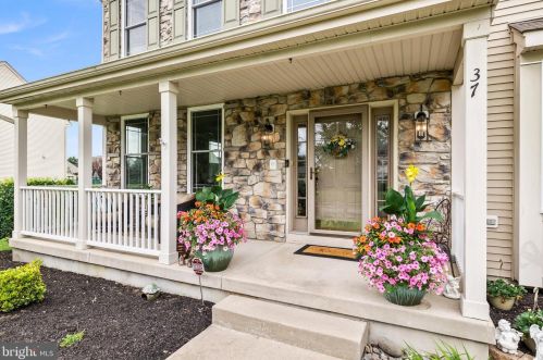 37 Amaryllis Ln, Lumberton Township, NJ 08048-4871