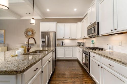 2142 Havenwood Trl, Atlanta GA  30319-4018 exterior