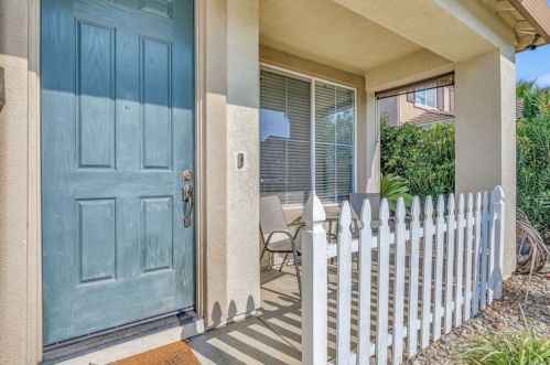 576 Peach Dr, Sharon, CA 93610-2072