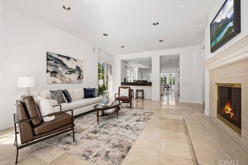 1 Charlotte, Irvine CA  92603-3448 exterior