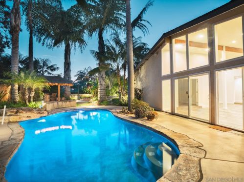 2043 Janet Cir, Oceanside, CA 92054-6120