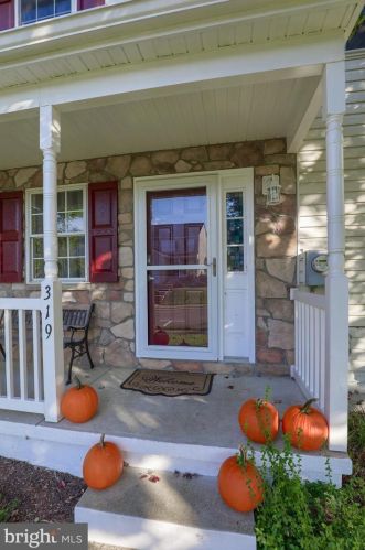 319 Yorkshire Dr, Lancaster, PA 17603-8845