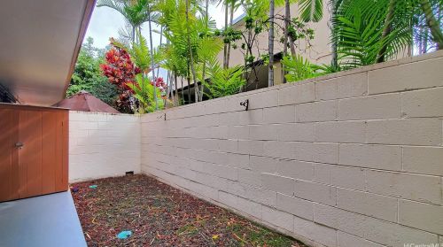 1422 Heulu St, Honolulu HI  96822-4351 exterior