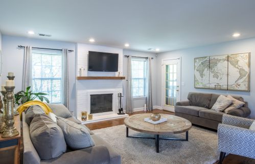 1442 Orchard Pl, Arlington Hts, IL 60005-2400