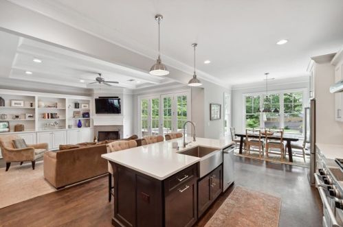 1448 Grant Dr, Atlanta GA  30319-3589 exterior