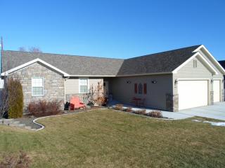7405 Crown Crest Ave, Yakima, WA 98903-9296
