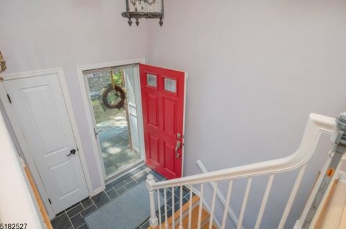 10 Lynnfield Dr, Morristown, NJ 07960-2643
