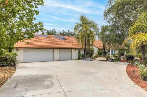 28599 Old Ranch Dr, Valley Center, CA 92082-5443
